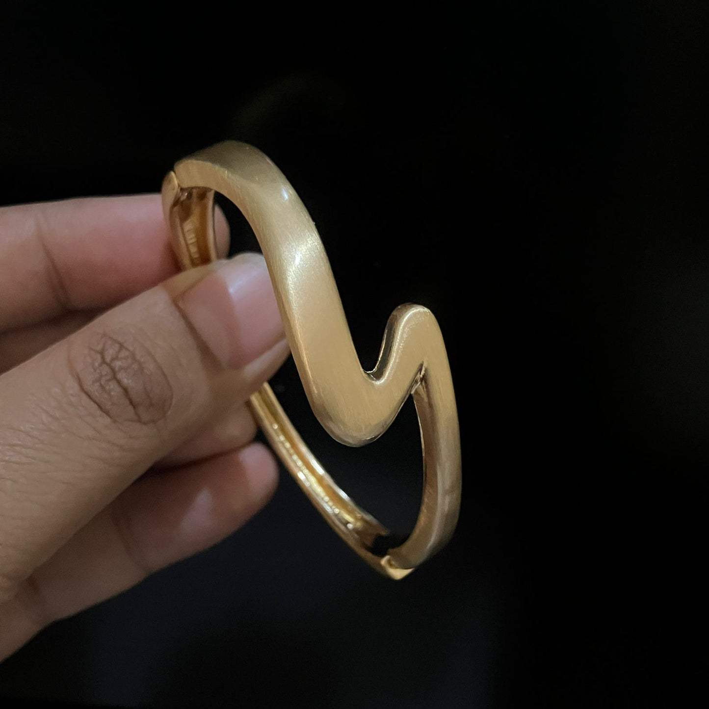 Matte Gold Wave Bracelet – Modern Minimal Collection by CharmBox