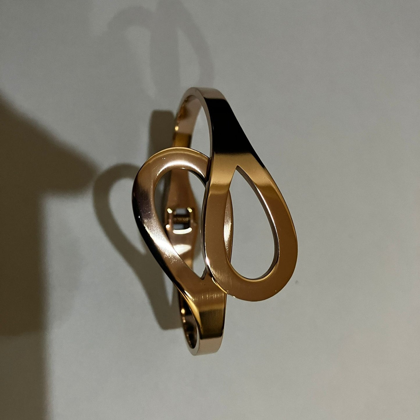 Modern Golden Twist Bracelet – Minimal Luxe Collection by CharmBox