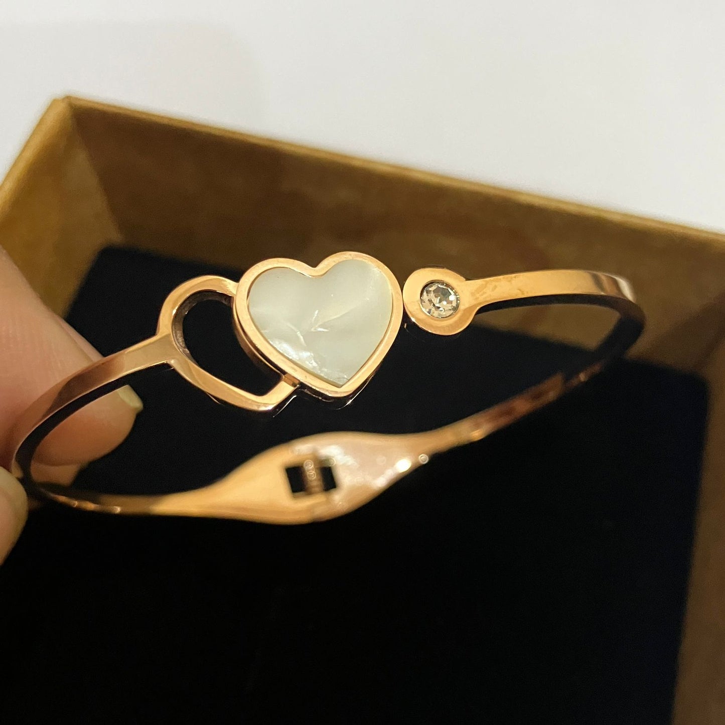 Rose Gold Mother-of-Pearl Heart Bracelet