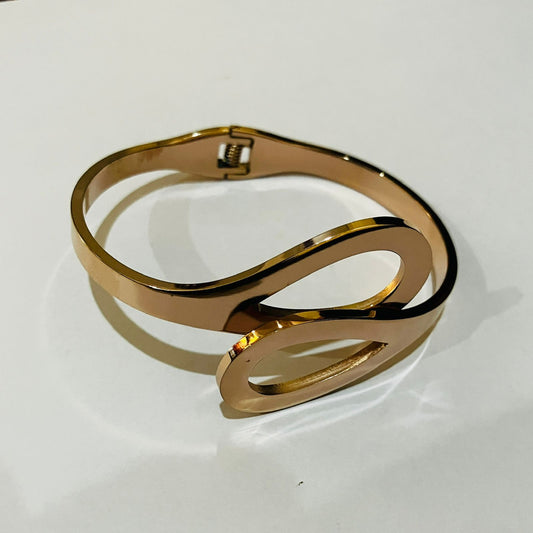 Modern Golden Twist Bracelet – Minimal Luxe Collection by CharmBox