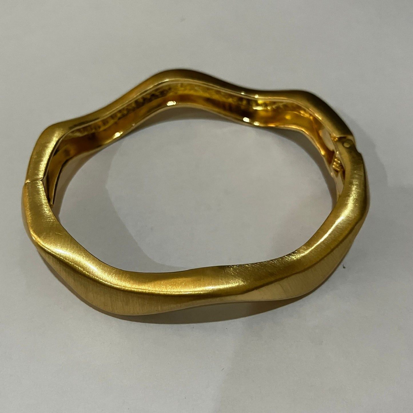 Matte Gold Wave Bracelet – Anti-Tarnish | CharmBox