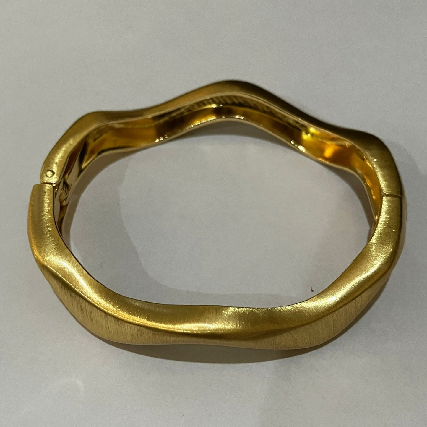 Matte Gold Wave Bracelet – Anti-Tarnish | CharmBox