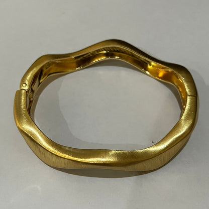 Matte Gold Wave Bracelet – Anti-Tarnish | CharmBox