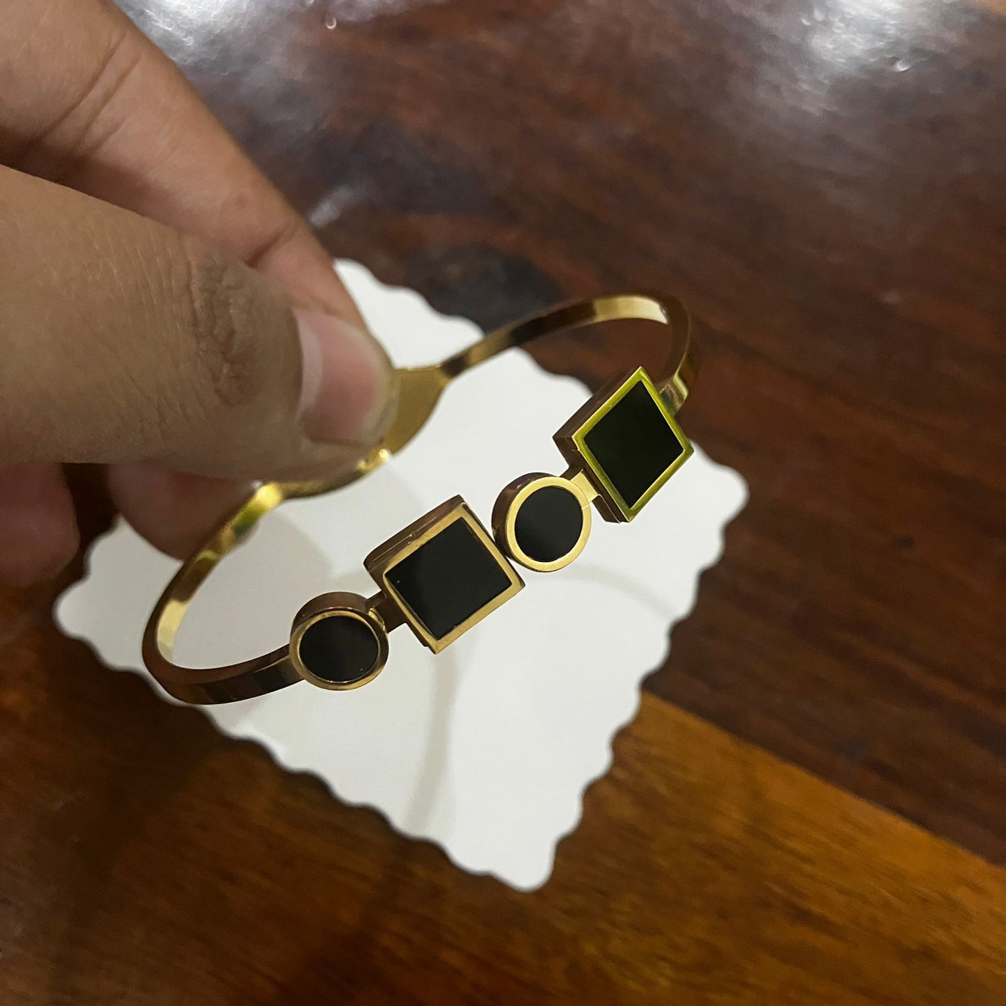 Elegant Black Geometric Gold Bracelet – Minimalist Modern Style