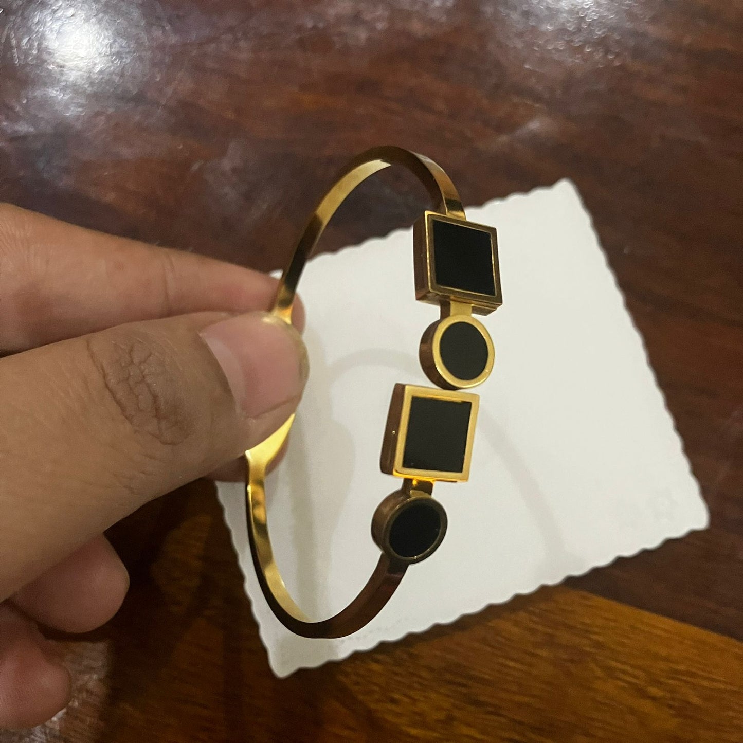 Elegant Black Geometric Gold Bracelet – Minimalist Modern Style